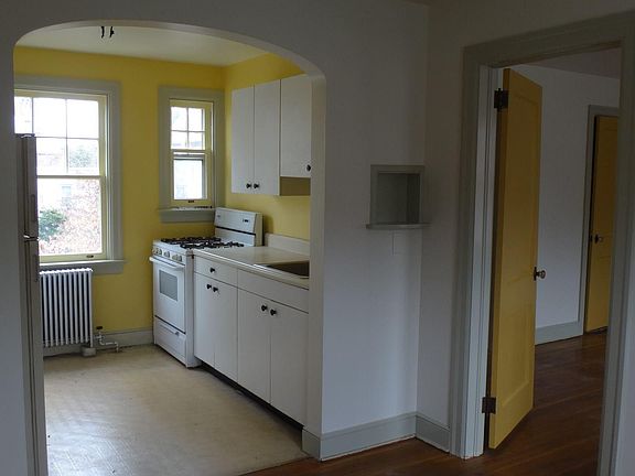View into Kitchen and Bdrm door from Dining Rm 