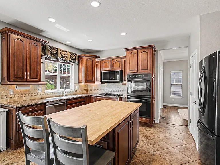 2212 Ridgetrail Dr — Photo 30