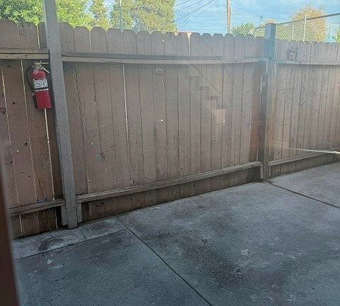4th image of 1245 W 10th St