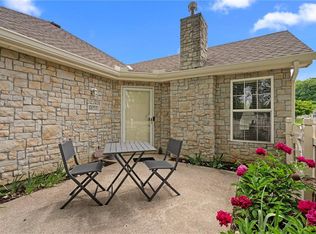6024 NE Kensington Ct, Lees Summit, MO 64064