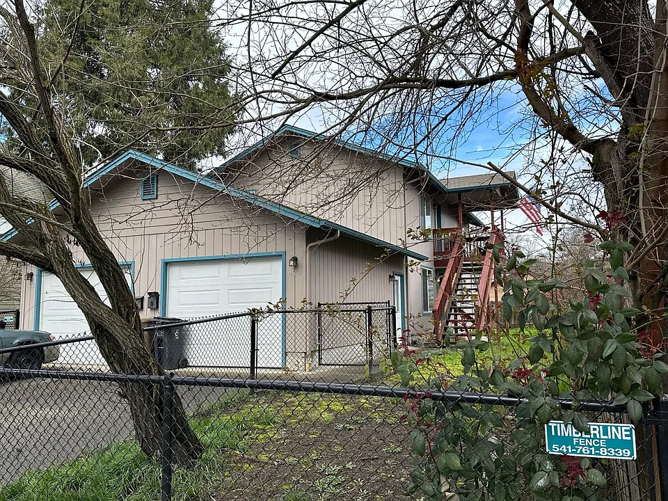 428 SW I St