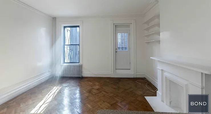 Rented by Bond New York | media 3