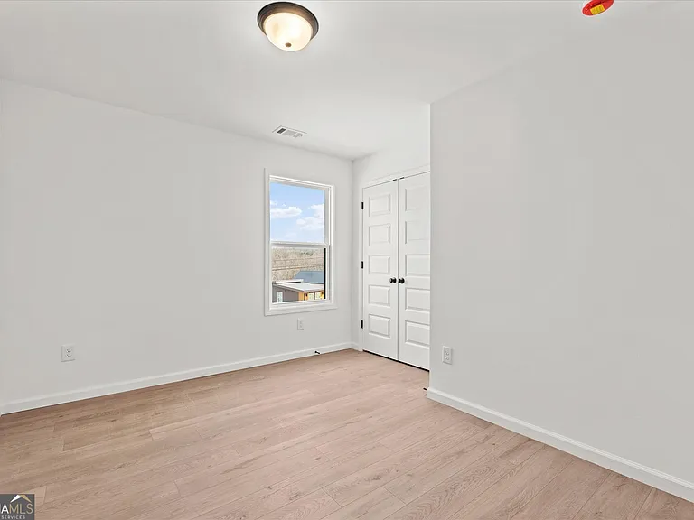 105 Carroll Cir — Photo 10