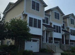 401 Woodland Hills Dr, Trumbull, CT 06611
