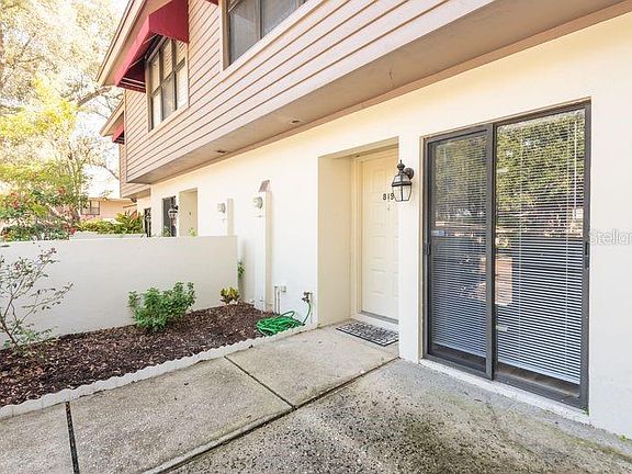 4th image of 819 OAK PARK PLACE
