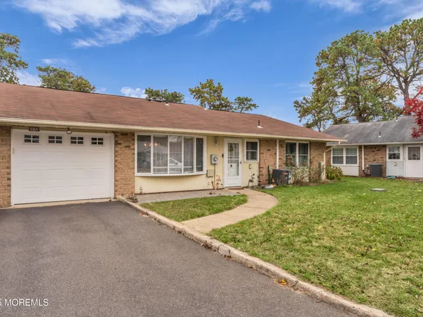 68 Buckingham Drive #A, Manchester, NJ 08759