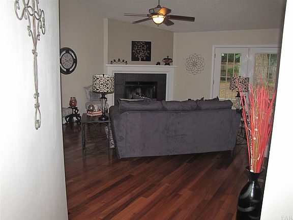 4th image of 2576 Southern Oaks Dr
