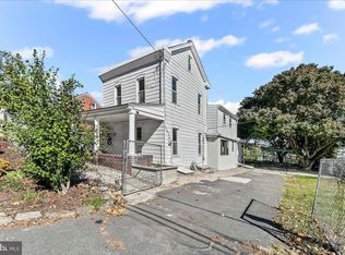 85 Price St, Belmont Hills, PA 19004