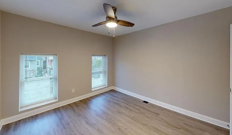 224 N Rose St — Photo 10