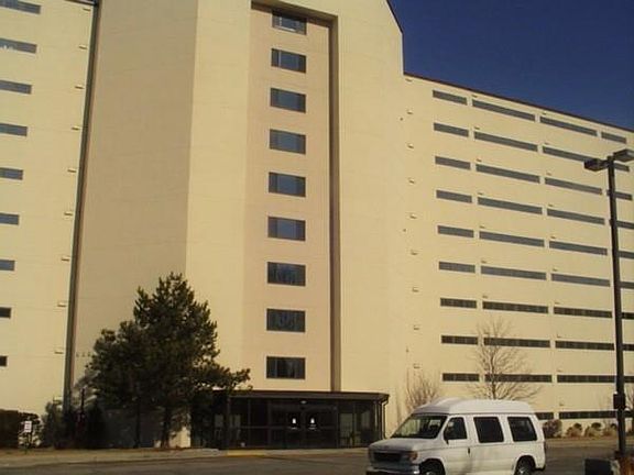 3rd image of 100 Cove Way Unit 709