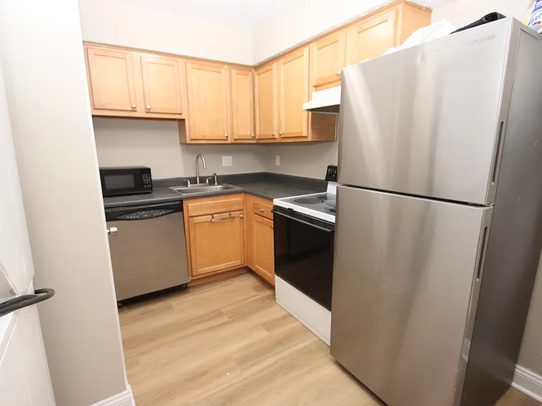 315 Forest St — Photo 6