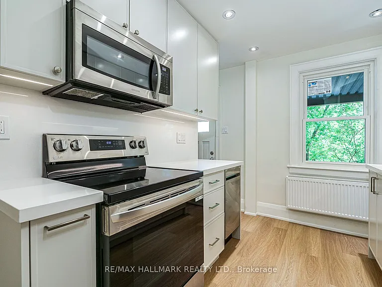 229 Kingston Rd #MAIN LOWER — Photo 9