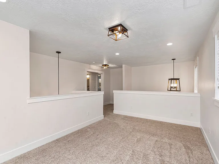 6642 N Asissi Ln — Photo 29