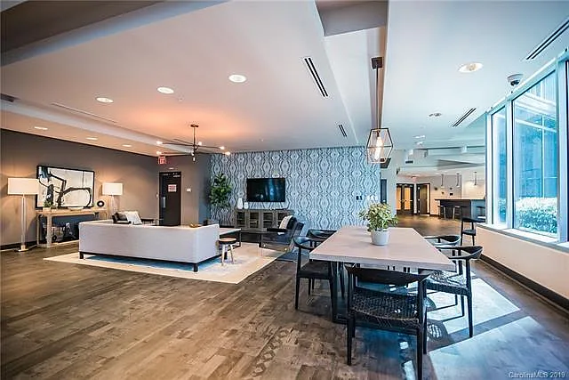 210 N Church St #1811 — Photo 27