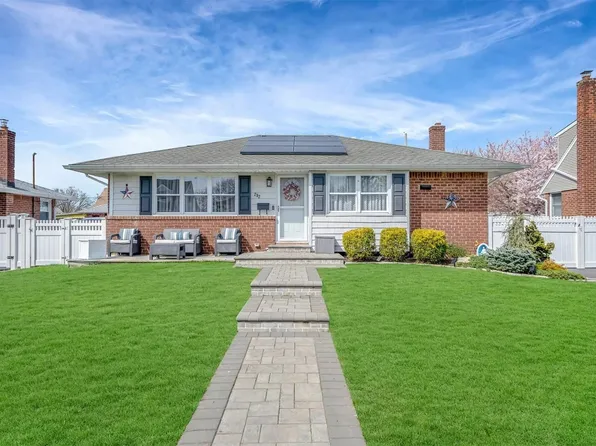 292 Taylor Avenue, Levittown, NY 11756