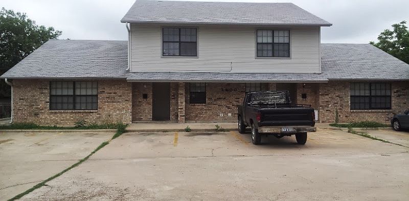 1st image of 2600C Sumac Ln