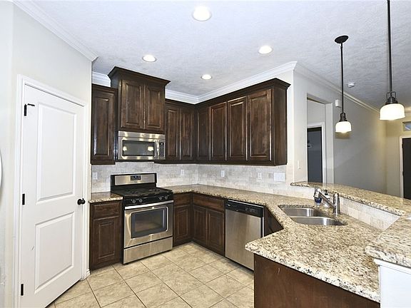2nd image of 1005 Copperas Bnd