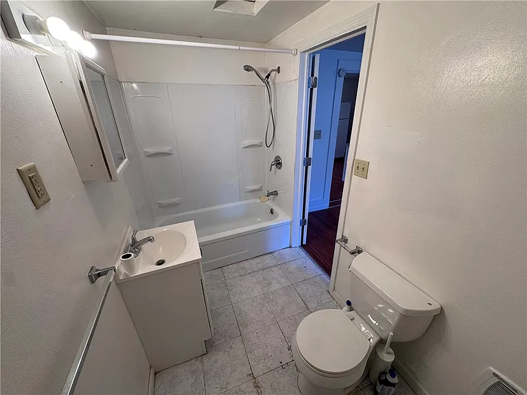 1123 Evergreen Ave #3 — Photo 12
