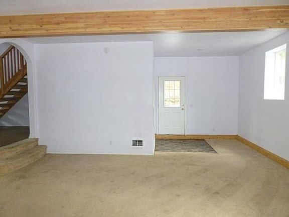 3rd image of 652 Diamond Dr