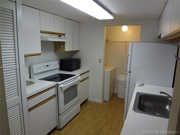 3rd image of 9733 Westview Dr APT 1327