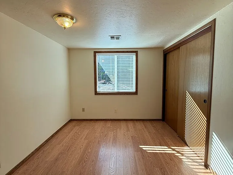 282 Sheridan St — Photo 15