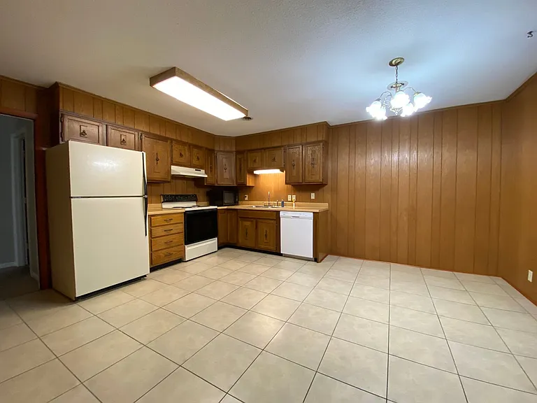 104 Skyview Dr — Photo 13