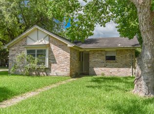 4914 Redfish Reef St, Bacliff, TX 77518