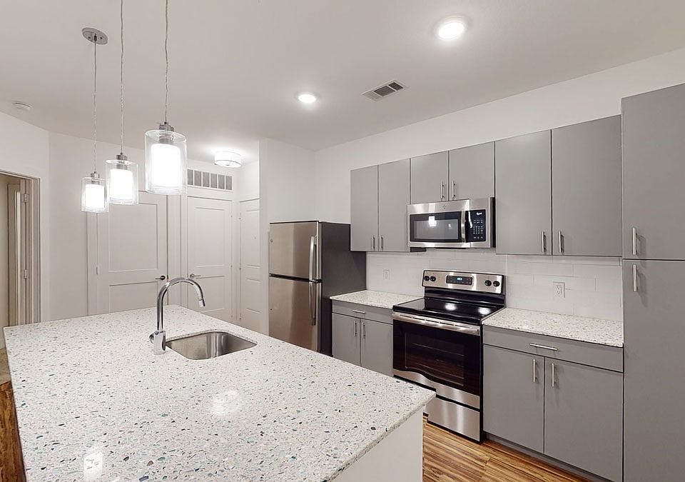 1st image of 2500 Summer Lee Dr #424