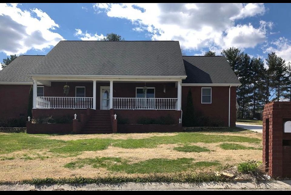 1st image of 528 Ryan Cir