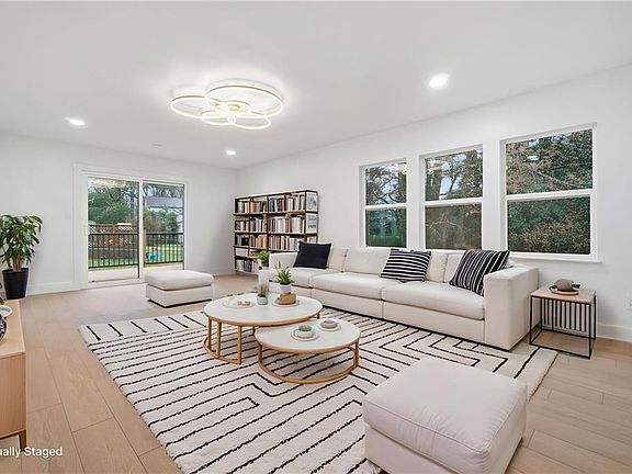 5th image of 19 Wakefield Rd