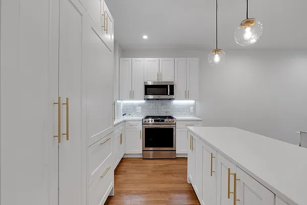 Rented by Compass | media 24