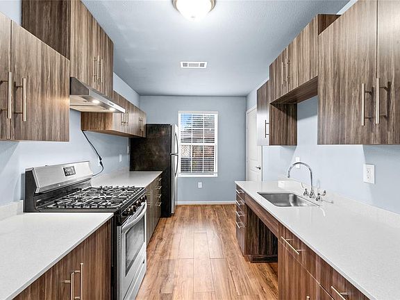 5th image of 1317 Taylor Ave