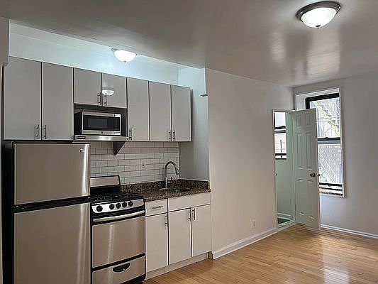 2nd image of 327 E 108th St #4E