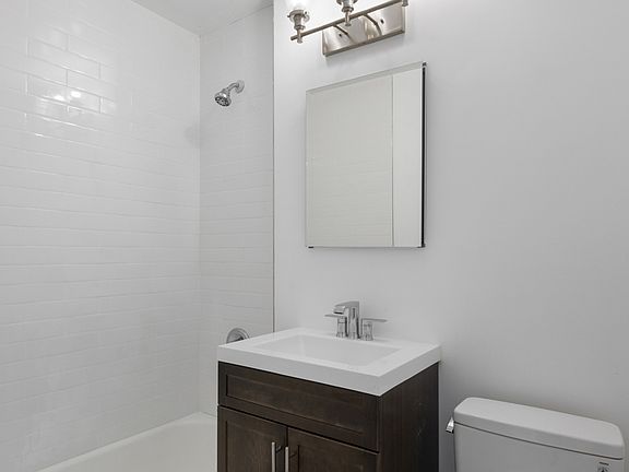 5th image of 5900 Arlington Ave APT 11D