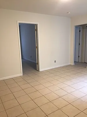 Rented by Metroline Realty | media 20