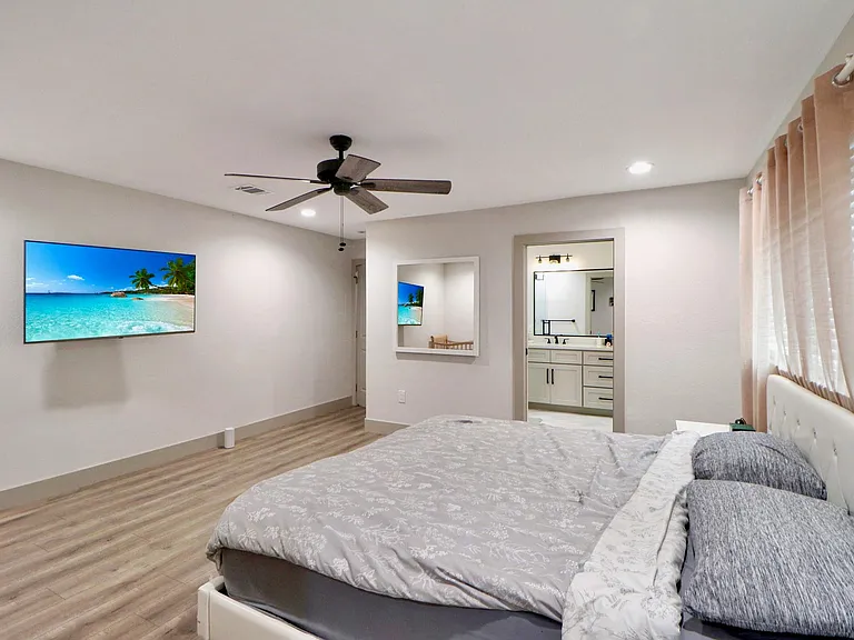 6039 McKnight St — Photo 11