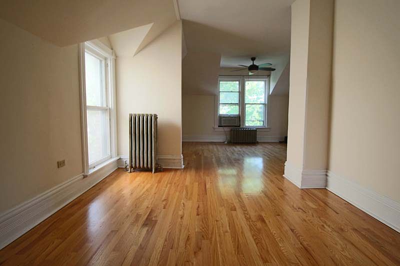 1st image of 2108 W Wilson Ave Floor 3