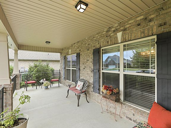 5th image of 522 Sippihaw Oaks Dr