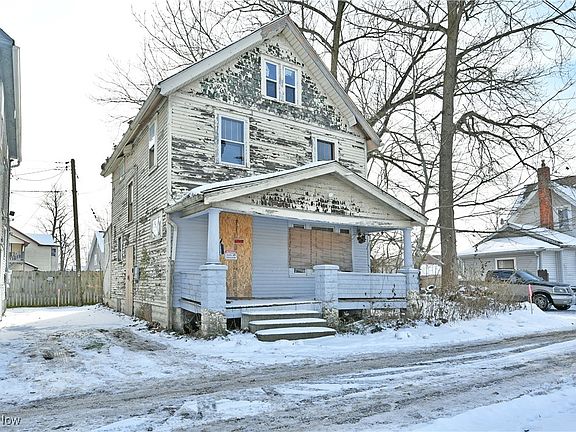 3rd image of 628 Saint Clair Ave