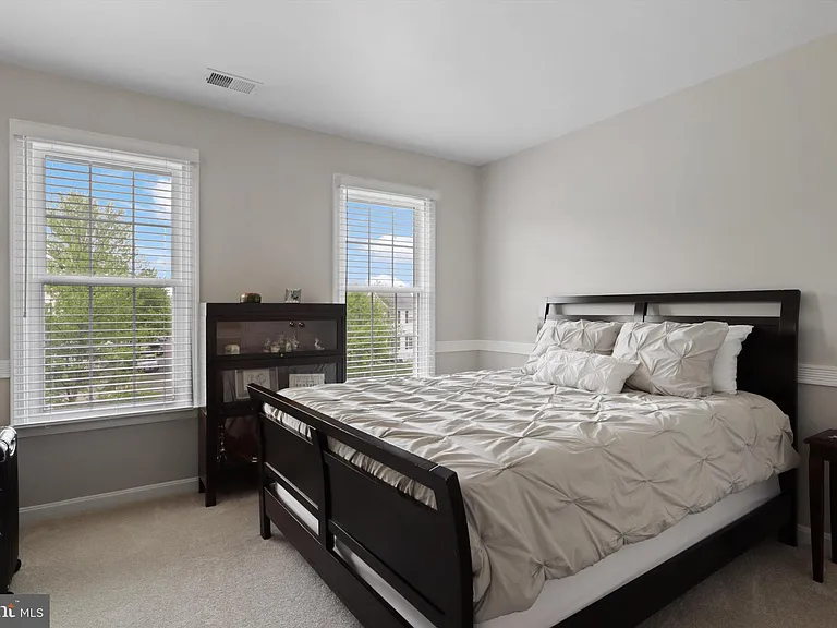 42903 Redfield St — Photo 33