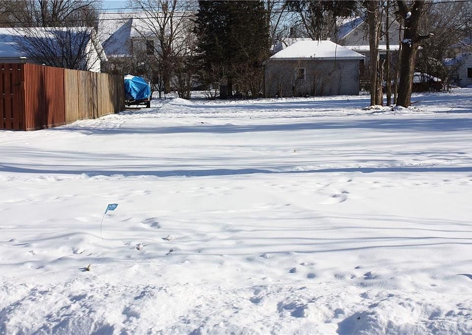 2nd image of 1003 Summer St
