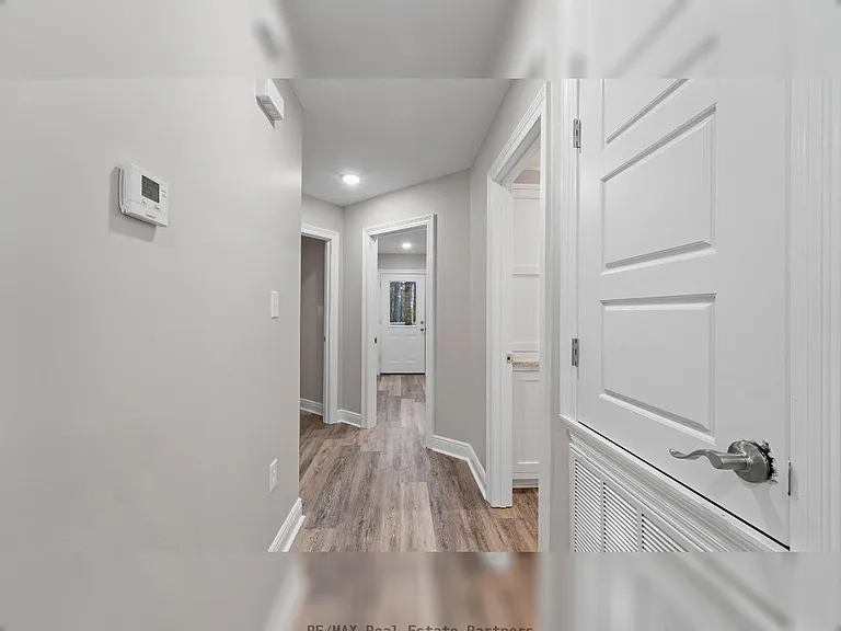 6 Bellamy Ln — Photo 7