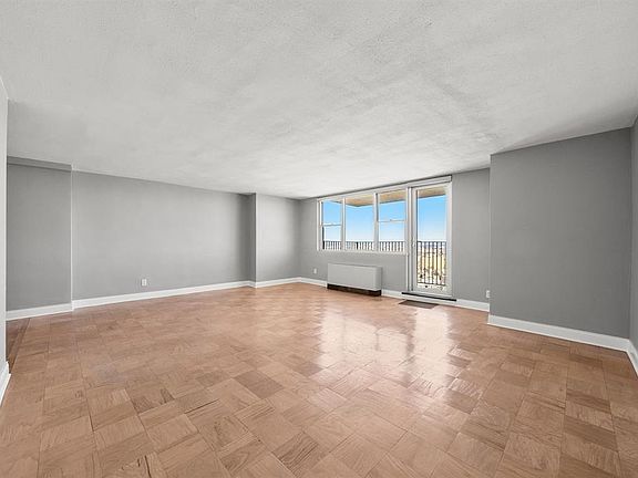 5th image of 6040 Boulevard East Penthouse 34J
