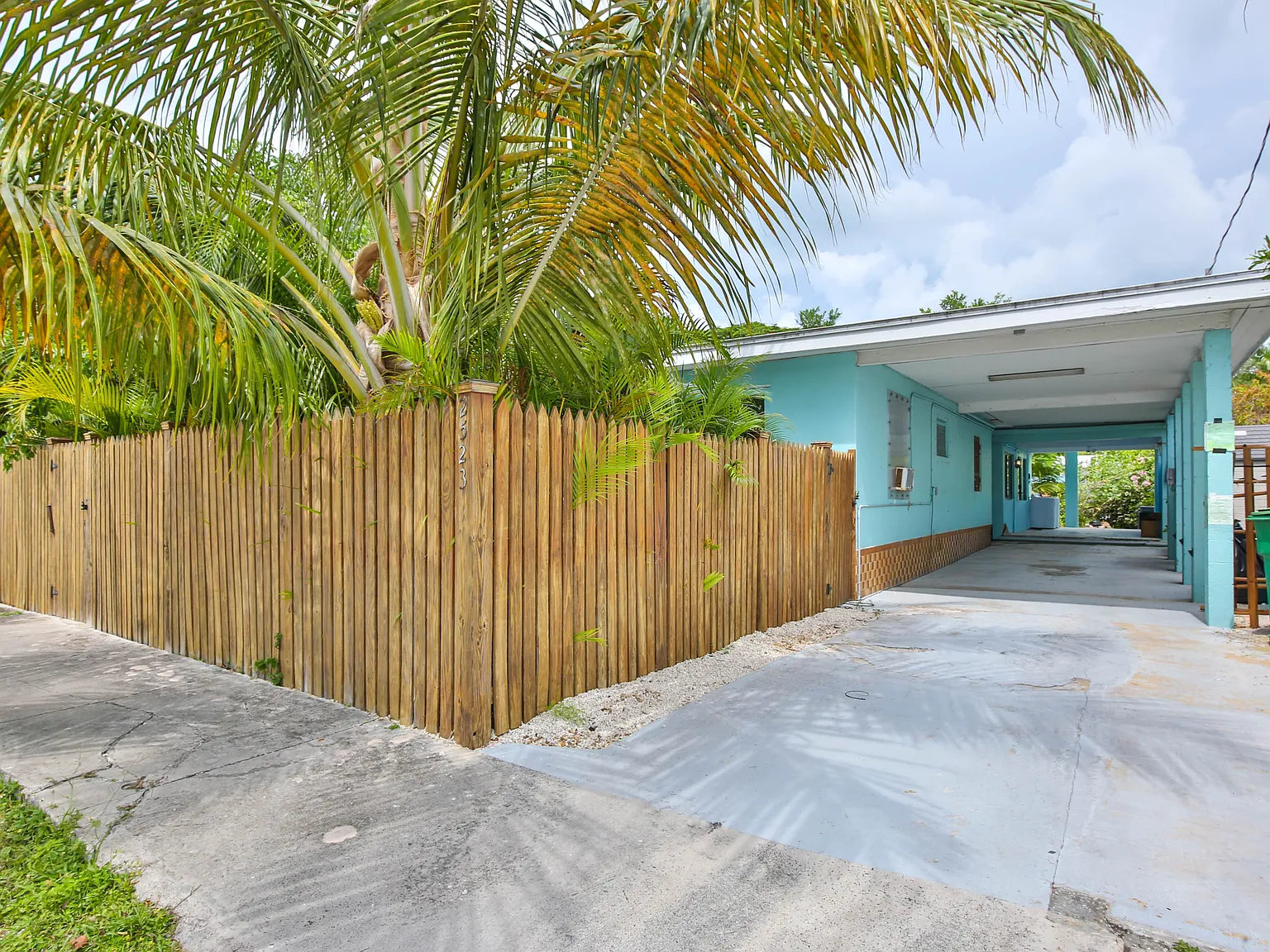 3 bed, 1.5 bath, 1000 sqft, $3,975 — Photo 1