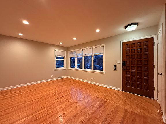 4th image of 6217 W Peterson Ave
