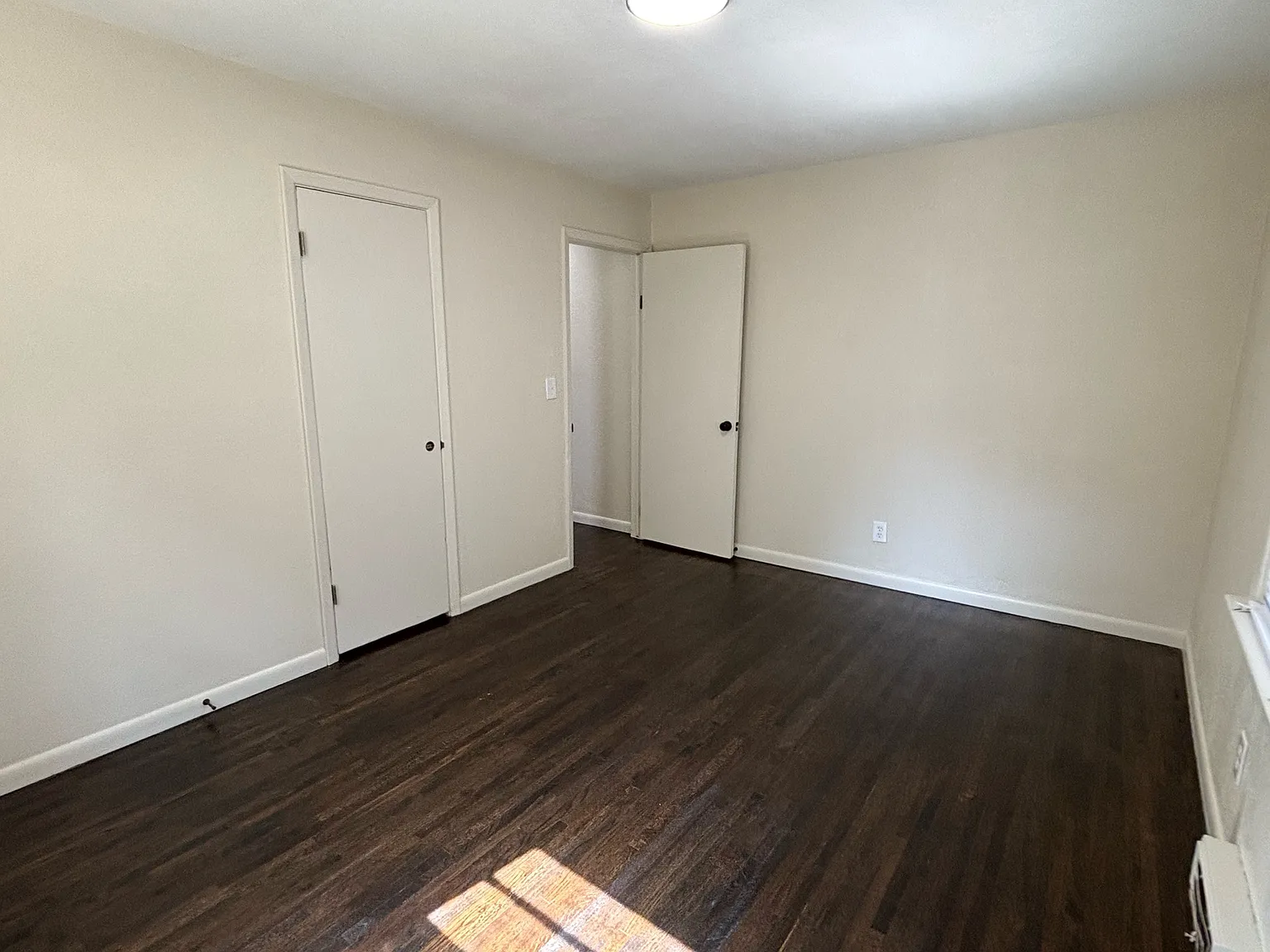 1531 Crowley Street East - 1531 — Photo 3