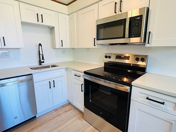 2nd image of 554 Bigelow St