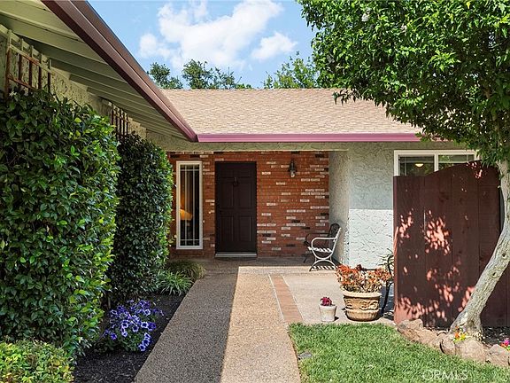 2nd image of 34 Nicole Ln
