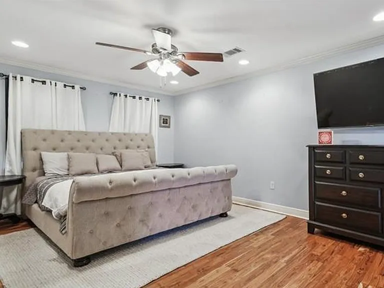 5162 Spain St — Photo 10