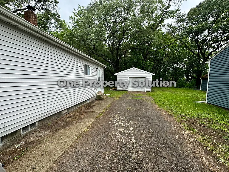 3942 Lincoln St — Photo 3